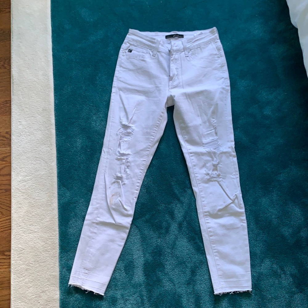 White ripped ankle skinny jeans